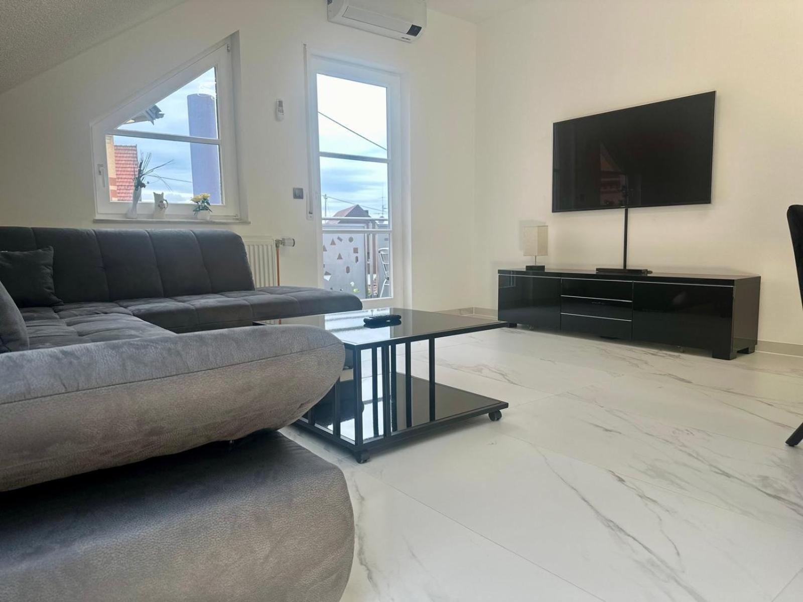 Flexible, Schoene Und Gut Aussehende Feriensuite Reutlingen Exterior photo
